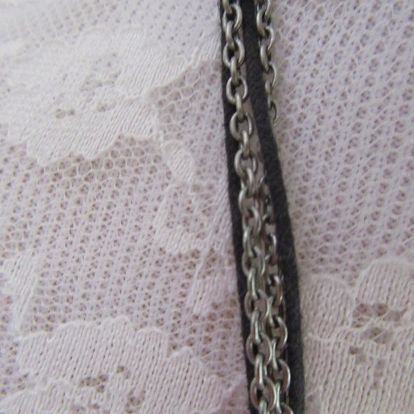 Silver tone textured fringed chain necklace - Picture 5 of 8